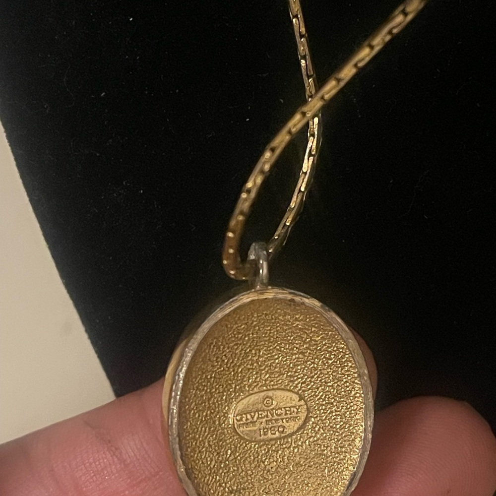 Vintage Givenchy 1980 Lattice design gold plated with red enamel necklace - Picture 3 of 8